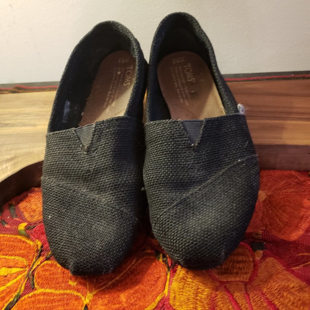 Toms black burlap flats